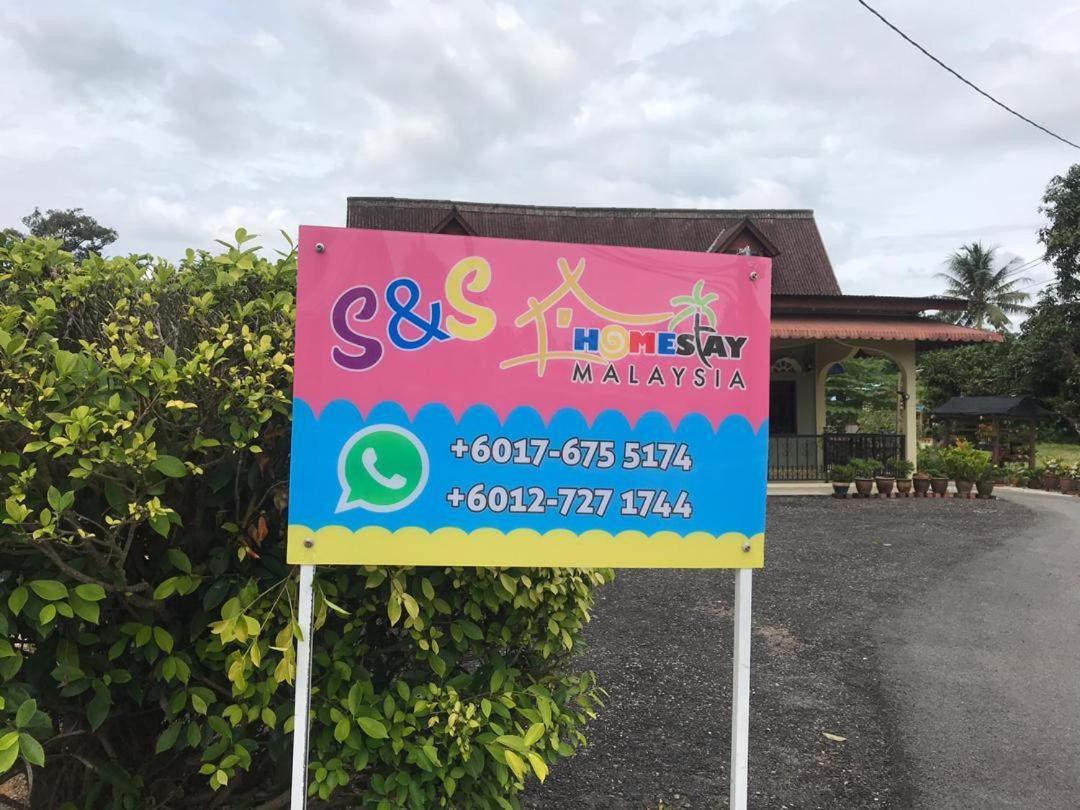 Opro S&S Homestay Pagoh Malay Only มัวร์ ภายนอก รูปภาพ