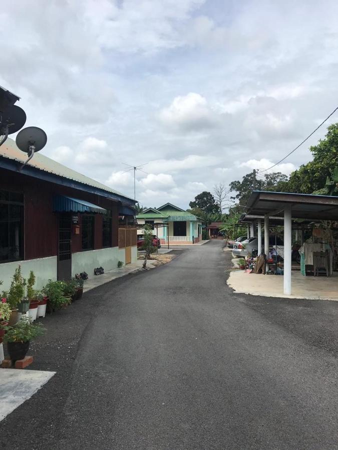 Opro S&S Homestay Pagoh Malay Only มัวร์ ภายนอก รูปภาพ